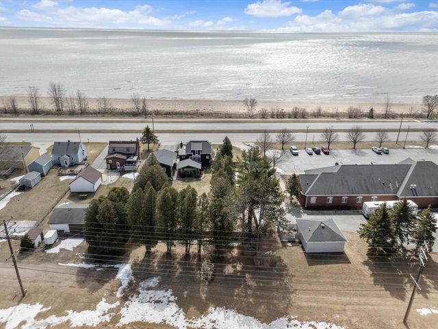 2834 Memorial DRIVE, Two Rivers, WI 54241