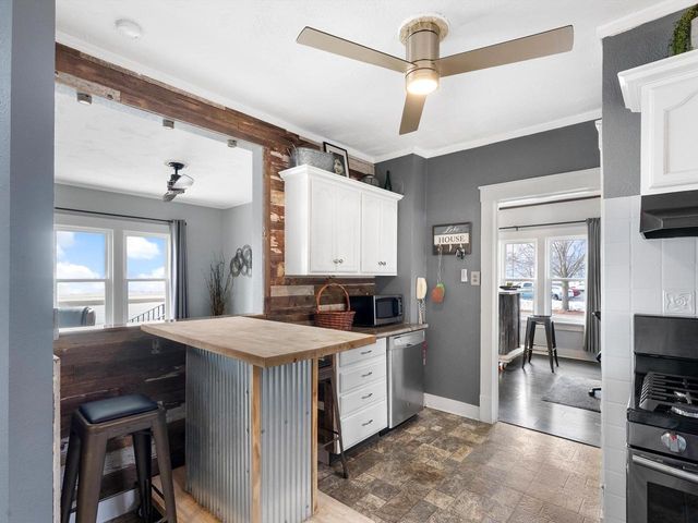 2834 Memorial DRIVE, Two Rivers, WI 54241