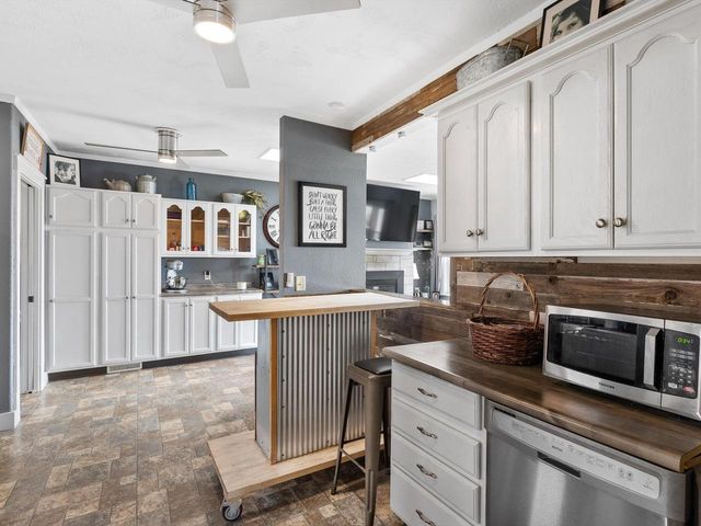 2834 Memorial DRIVE, Two Rivers, WI 54241