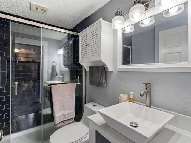 2834 Memorial DRIVE, Two Rivers, WI 54241