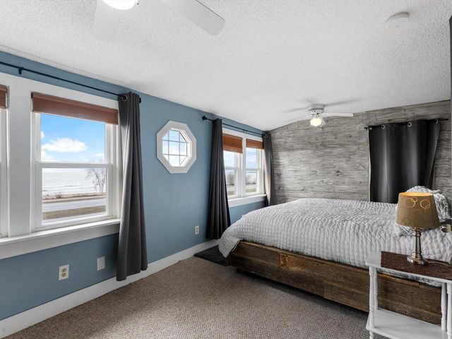 2834 Memorial DRIVE, Two Rivers, WI 54241