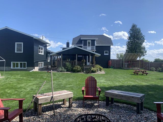 2834 Memorial DRIVE, Two Rivers, WI 54241