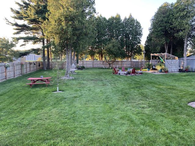 2834 Memorial DRIVE, Two Rivers, WI 54241