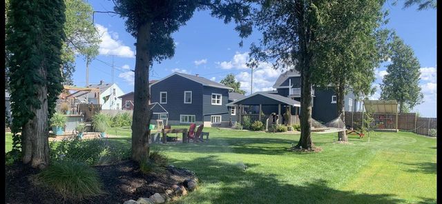 2834 Memorial DRIVE, Two Rivers, WI 54241