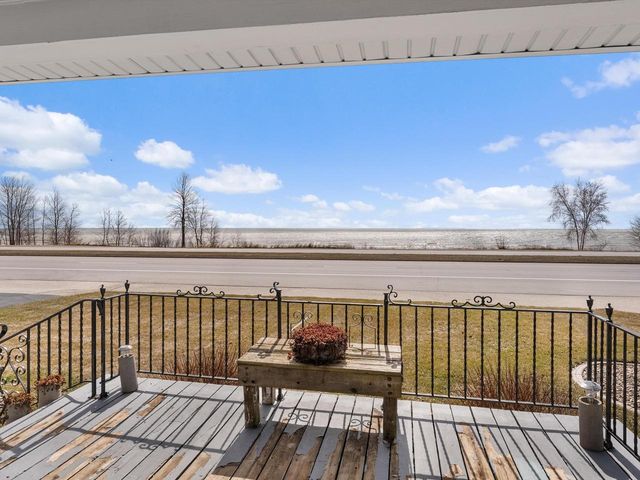 2834 Memorial DRIVE, Two Rivers, WI 54241