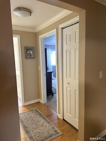 20 Harbour Village G, Branford, CT 06405