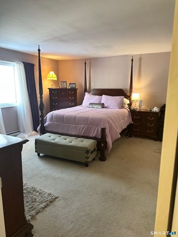 20 Harbour Village G, Branford, CT 06405