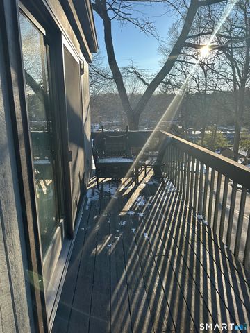 20 Harbour Village G, Branford, CT 06405