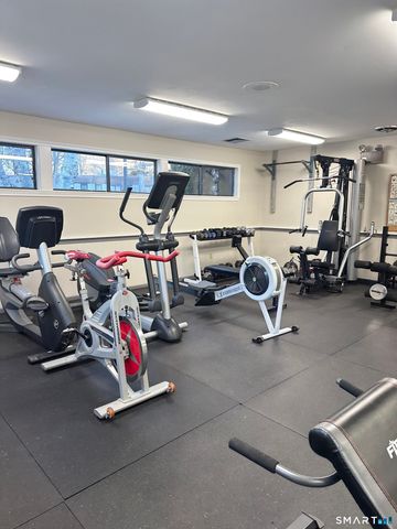 20 Harbour Village G, Branford, CT 06405