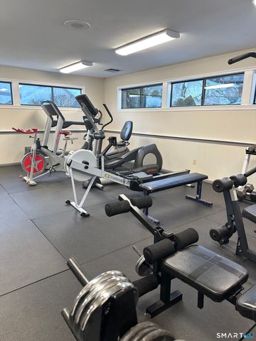 20 Harbour Village G, Branford, CT 06405