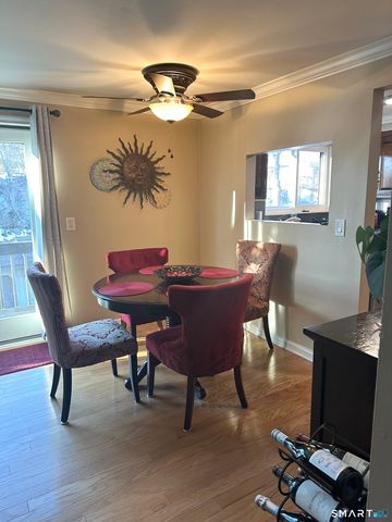 20 Harbour Village G, Branford, CT 06405