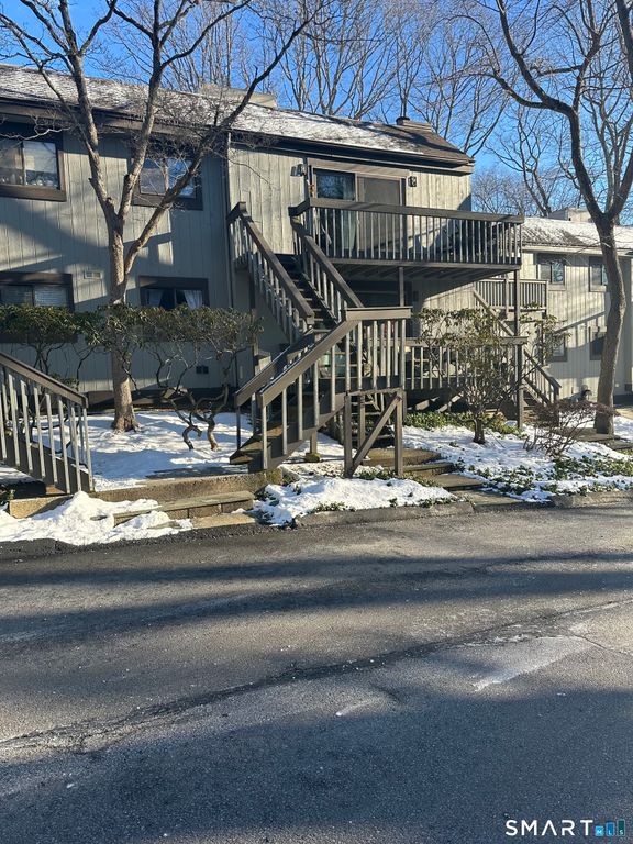20 Harbour Village G, Branford, CT 06405