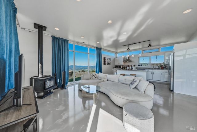 8435 W Highway 175 Hwy, Hopland, CA 95449