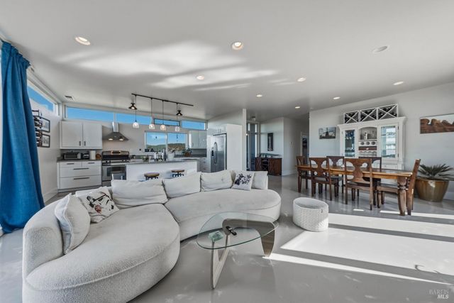 8435 W Highway 175 Hwy, Hopland, CA 95449