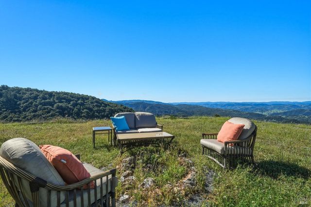 8435 W Highway 175 Hwy, Hopland, CA 95449