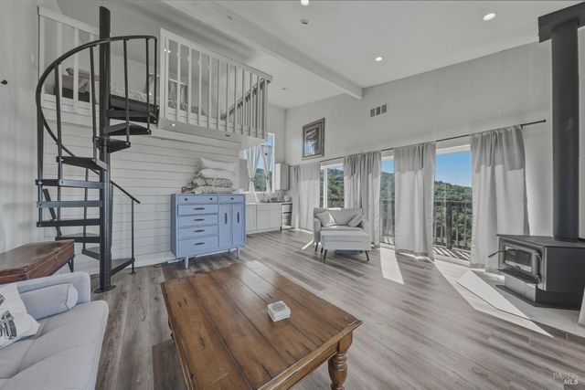 8435 W Highway 175 Hwy, Hopland, CA 95449