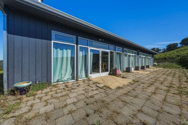 8435 W Highway 175 Hwy, Hopland, CA 95449