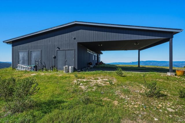 8435 W Highway 175 Hwy, Hopland, CA 95449