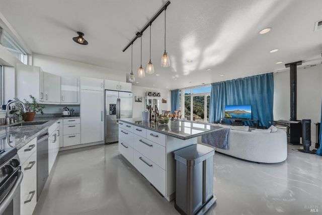 8435 W Highway 175 Hwy, Hopland, CA 95449
