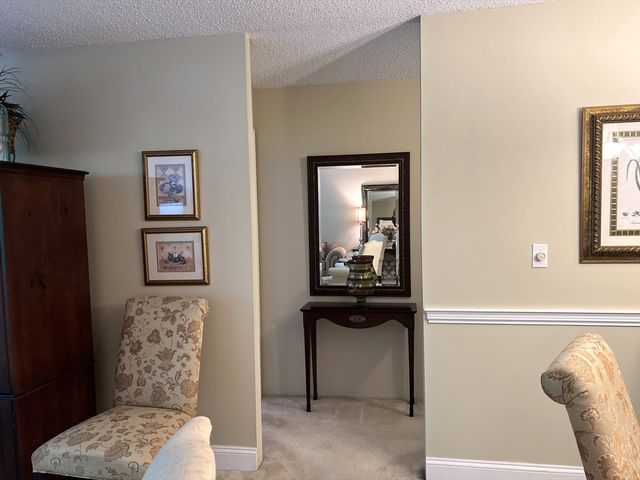 875 John Fitch Hwy 33, Fitchburg, MA 01420