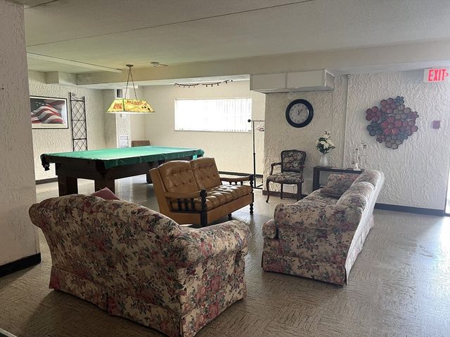 875 John Fitch Hwy 33, Fitchburg, MA 01420