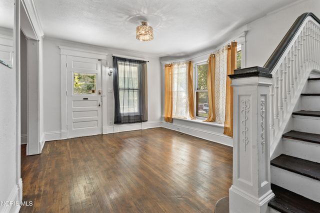 2415 Glenwood Avenue, Toledo, OH 43620