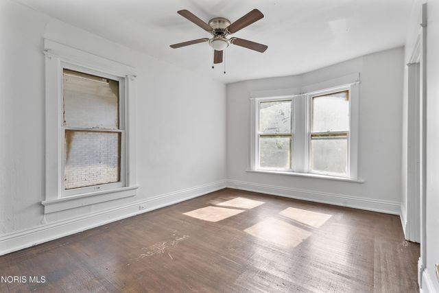 2415 Glenwood Avenue, Toledo, OH 43620