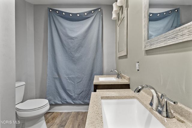 2415 Glenwood Avenue, Toledo, OH 43620