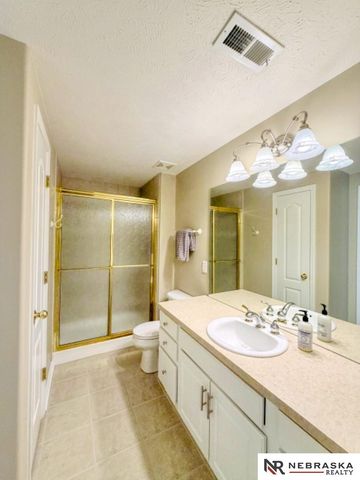 15112 Himebaugh Avenue, Omaha, NE 68116