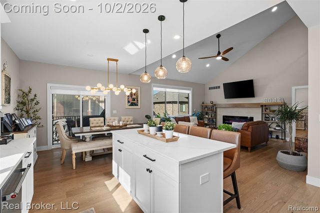 56643 Via Bellano, Macomb, MI 48042