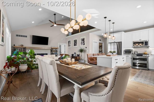 56643 Via Bellano, Macomb, MI 48042