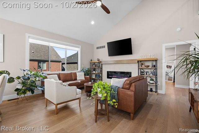 56643 Via Bellano, Macomb, MI 48042