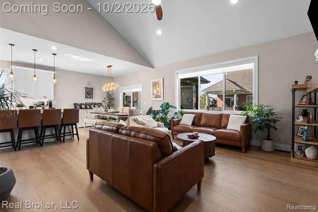 56643 Via Bellano, Macomb, MI 48042