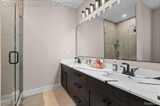 56643 Via Bellano, Macomb, MI 48042