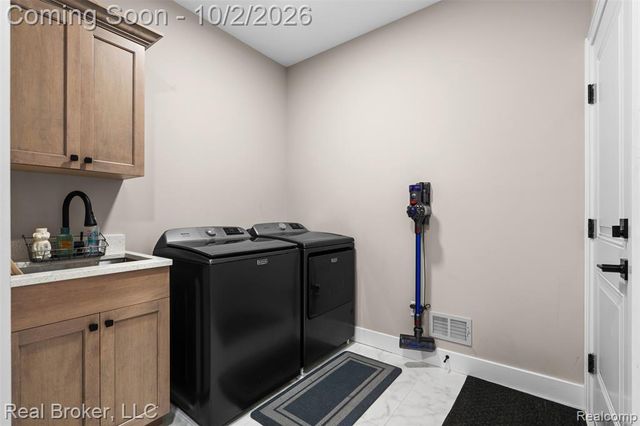 56643 Via Bellano, Macomb, MI 48042