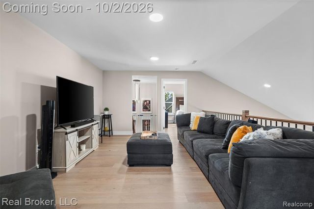 56643 Via Bellano, Macomb, MI 48042