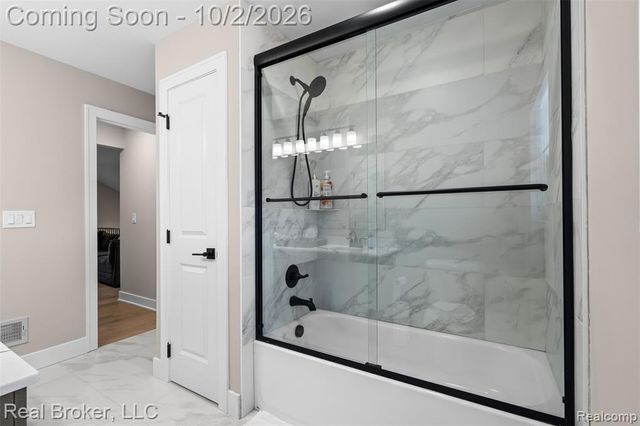 56643 Via Bellano, Macomb, MI 48042