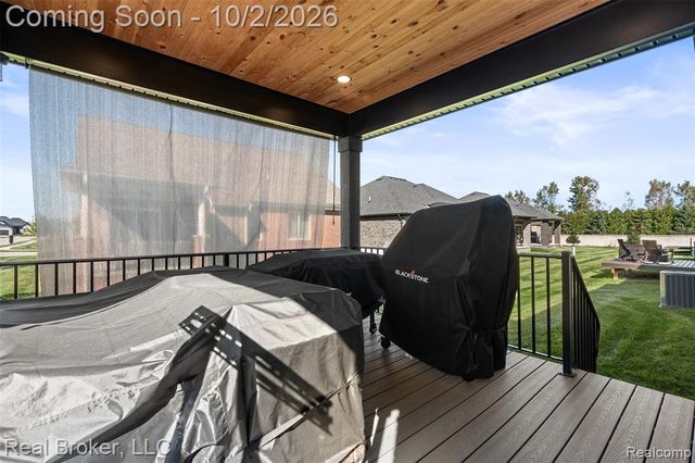 56643 Via Bellano, Macomb, MI 48042