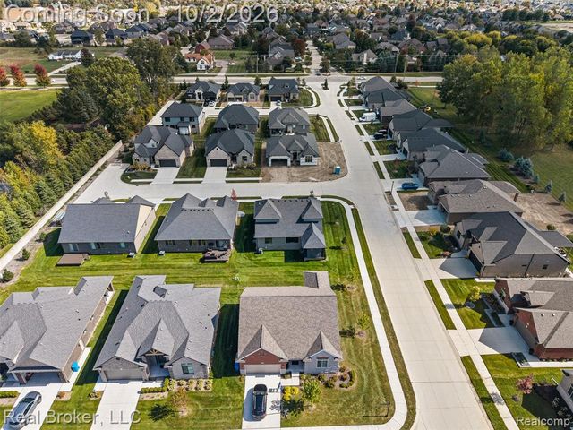 56643 Via Bellano, Macomb, MI 48042