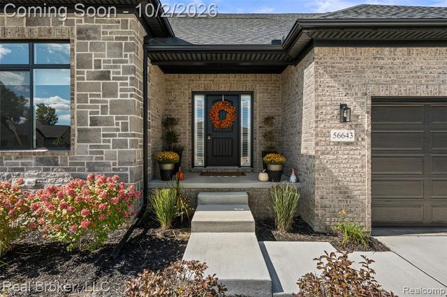 56643 Via Bellano, Macomb, MI 48042