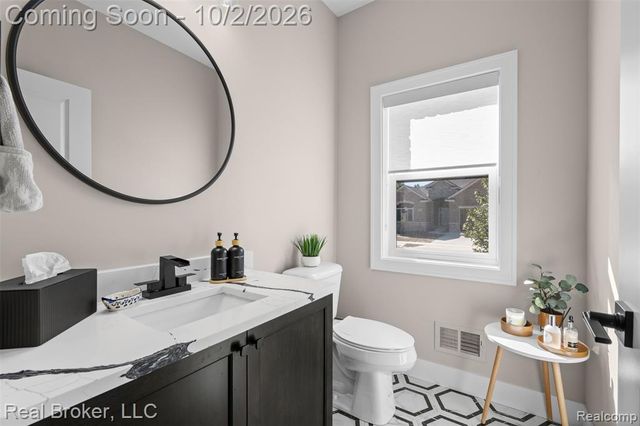 56643 Via Bellano, Macomb, MI 48042