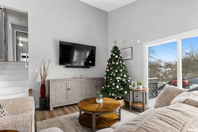 1720 W WILLOW WOOD Drive, Peoria, IL 61614