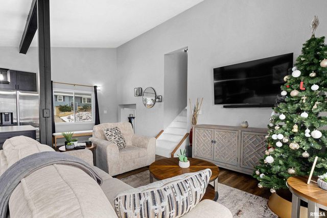 1720 W WILLOW WOOD Drive, Peoria, IL 61614