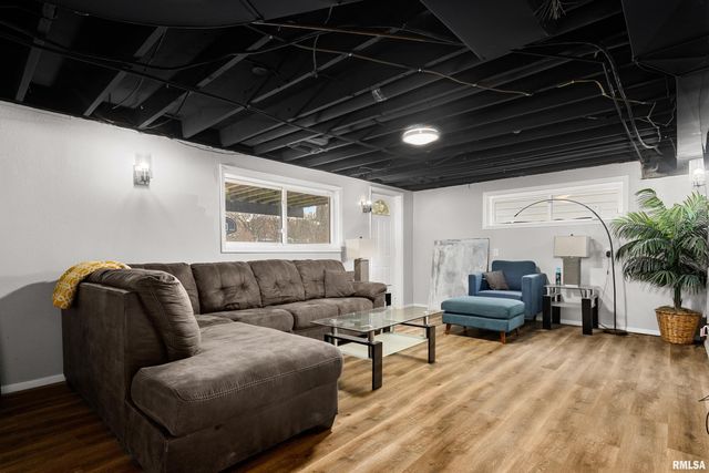 1720 W WILLOW WOOD Drive, Peoria, IL 61614