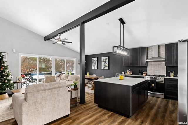 1720 W WILLOW WOOD Drive, Peoria, IL 61614