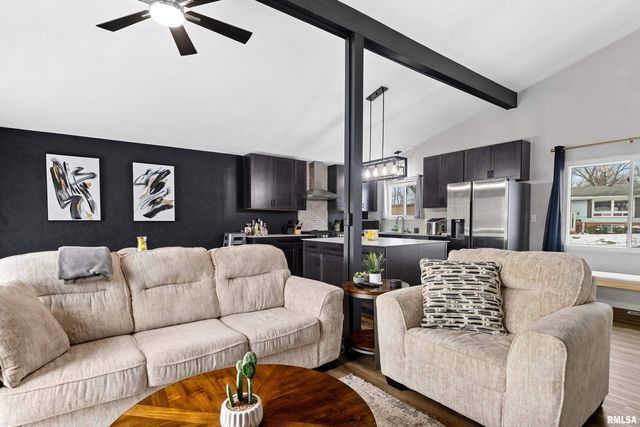 1720 W WILLOW WOOD Drive, Peoria, IL 61614