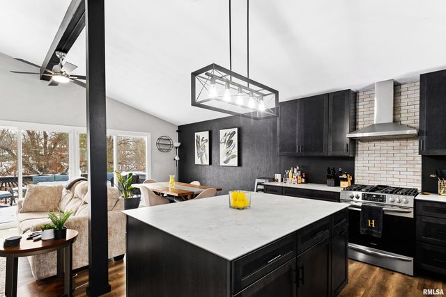 1720 W WILLOW WOOD Drive, Peoria, IL 61614