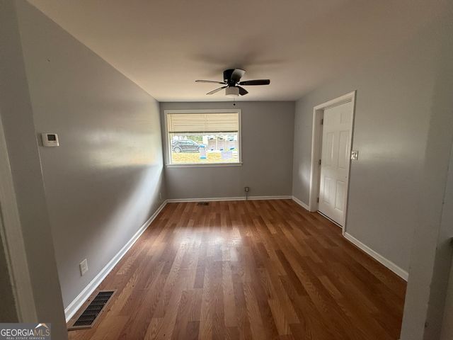 2557 Loghaven Drive NW, Atlanta, GA 30318