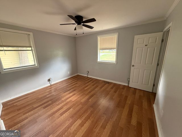 2557 Loghaven Drive NW, Atlanta, GA 30318