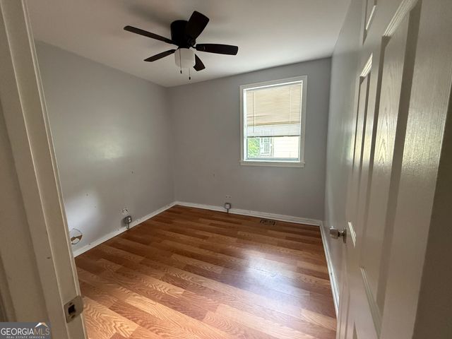 2557 Loghaven Drive NW, Atlanta, GA 30318